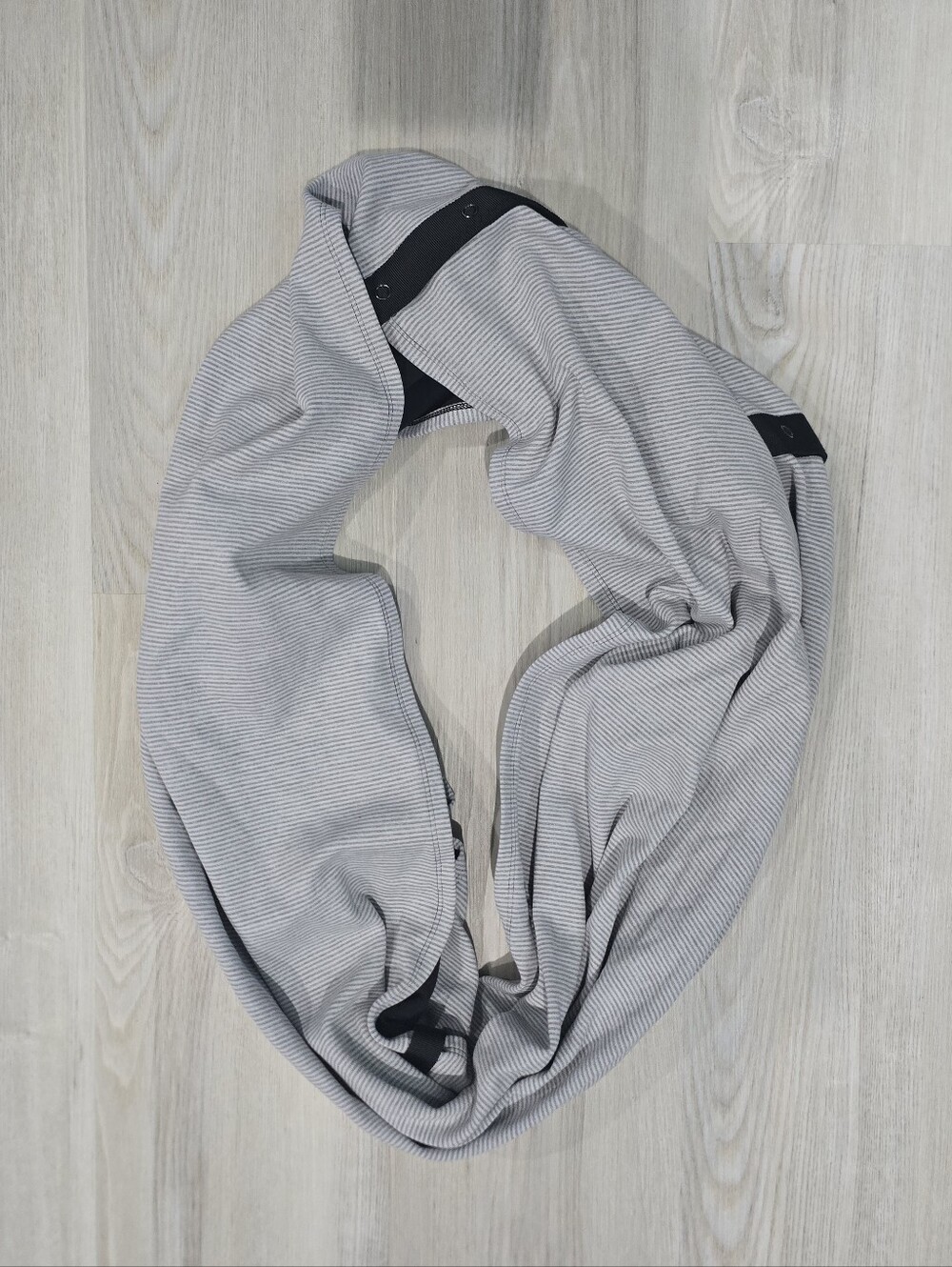 Lululemon Vinyasa Scarf wrap featuring gray striped fabric and snap closures - Picture 6 of 6
